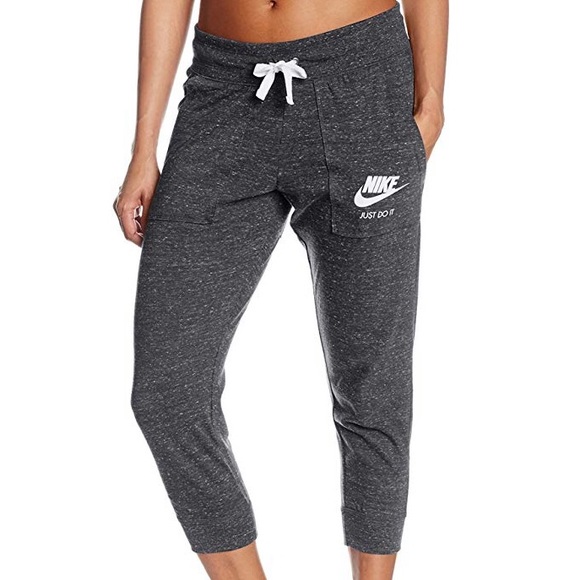 nike women's gym vintage capri sweatpants